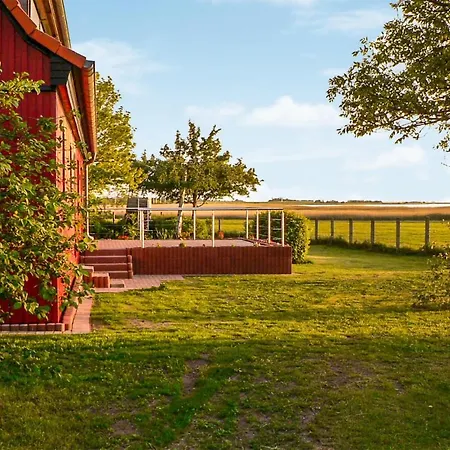 Haus Darssblick بيت للعطل *